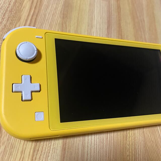 Nintendo Switch(ニンテンドースイッチ)のNintendo Switch Lite 本体 エンタメ/ホビーのゲームソフト/ゲーム機本体(携帯用ゲーム機本体)の商品写真