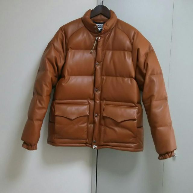 A BATHING APE(アベイシングエイプ)のXLサイズ　BAPE LEATHER CLASSIC DOWN JACKET メンズのジャケット/アウター(ダウンジャケット)の商品写真