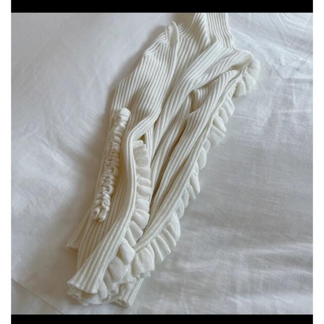 Drawer(ドゥロワー)のcygne シーニュ　袖フリルタートルニット　ホワイト レディースのトップス(ニット/セーター)の商品写真
