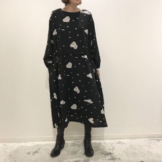 ミナペルホネン(mina perhonen)の今だけ値下げ。未使用　ミナペルホネン　troisトロワワンピース38(ひざ丈ワンピース)