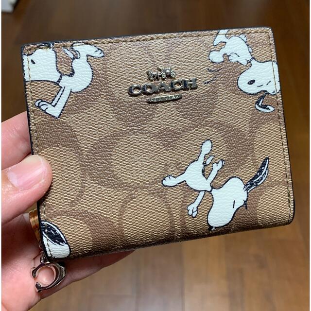 【即日発送・新品・未使用】COACHスヌーピーブラックブラウン二つ折り財布