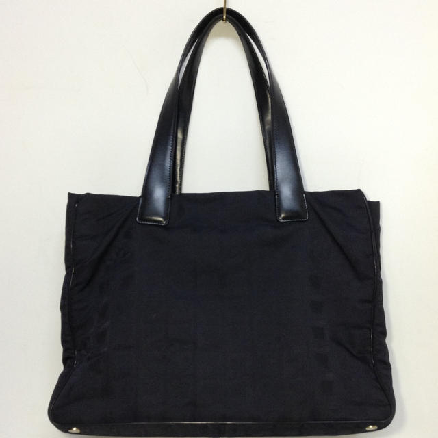 CHANEL - ♡ニュートラベルライン PM ブラック♡の通販 T&R シャネル