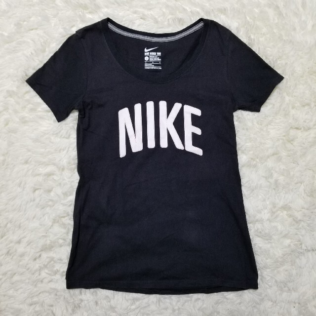 NIKE(ナイキ)のNIKE  ナイキ  レディース  ワンポイントロゴ  半袖Tシャツ  Lサイズ レディースのトップス(Tシャツ(半袖/袖なし))の商品写真