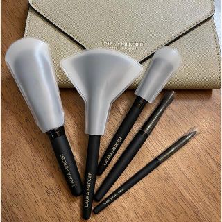 ローラメルシエ(laura mercier)の⭐︎こうのす様専用⭐︎[中古]ホリデー　ブラシセット&リップモンスター04(コフレ/メイクアップセット)