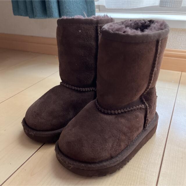 UGG(アグ)のアグ　ムートンブーツ　キッズ キッズ/ベビー/マタニティのベビー靴/シューズ(~14cm)(ブーツ)の商品写真