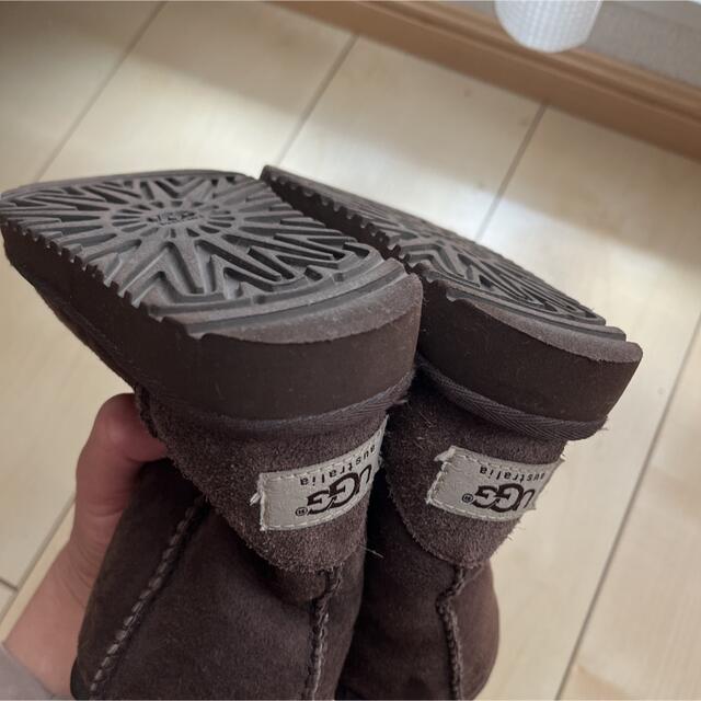 UGG(アグ)のアグ　ムートンブーツ　キッズ キッズ/ベビー/マタニティのベビー靴/シューズ(~14cm)(ブーツ)の商品写真