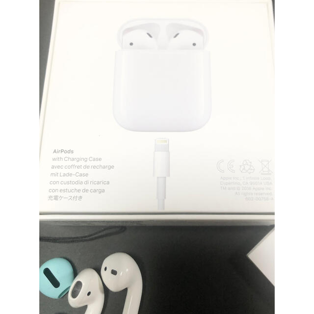 Apple(アップル)のApple AirPods ☆ エアポッズ☆両耳 スマホ/家電/カメラのオーディオ機器(ヘッドフォン/イヤフォン)の商品写真