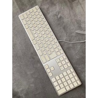 アップル(Apple)のApple純正　USB端子有線キーボード　A1243(PCパーツ)