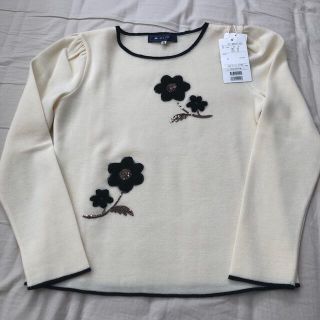 エムズグレイシー(M'S GRACY)の白ニット  花柄 スパンコール　新品(ニット/セーター)