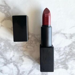 ナーズ(NARS)のNARS オーデイシャスリップスティック 2830(口紅)