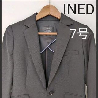 イネド(INED)のイネド　テーラードジャケット　黒　7号　日本製(テーラードジャケット)