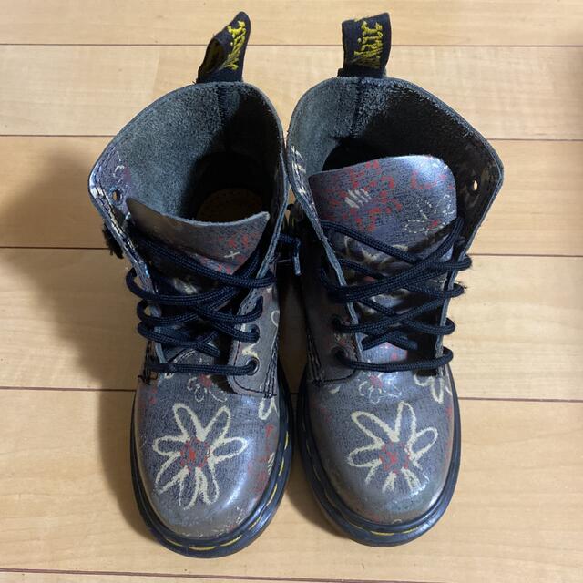 Dr.Martens(ドクターマーチン)のDr.Martens ドクターマーチン ブーツ キッズ ジュニア キッズ/ベビー/マタニティのキッズ靴/シューズ(15cm~)(ブーツ)の商品写真