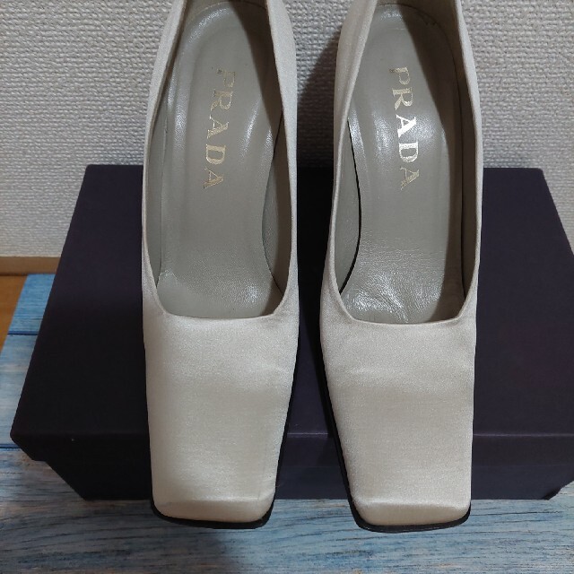 美品 PRADA シルクパンプス 23cm(35 ) シルバーグレイ