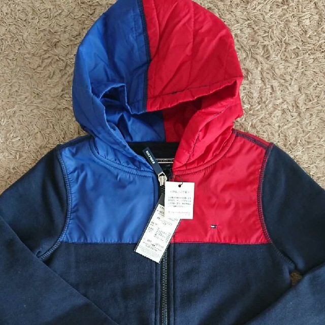 TOMMY HILFIGER(トミーヒルフィガー)のゆりりん様専用 新品 トミーヒルフィガー  キッズ  裏起毛パーカー キッズ/ベビー/マタニティのキッズ服男の子用(90cm~)(ジャケット/上着)の商品写真