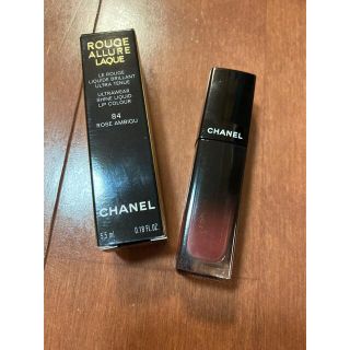 シャネル(CHANEL)のルージュ　アリュールラック84 ローズアンビギュ(口紅)