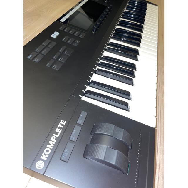 KOMPLETE KONTROL S49 mk2 MIDIキーボード　美品 1