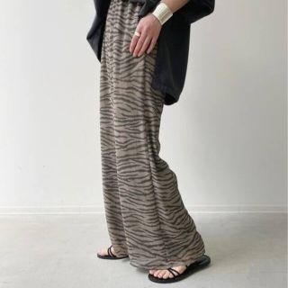 アパルトモンドゥーズィエムクラス(L'Appartement DEUXIEME CLASSE)のLisiere Zebra pants(カジュアルパンツ)