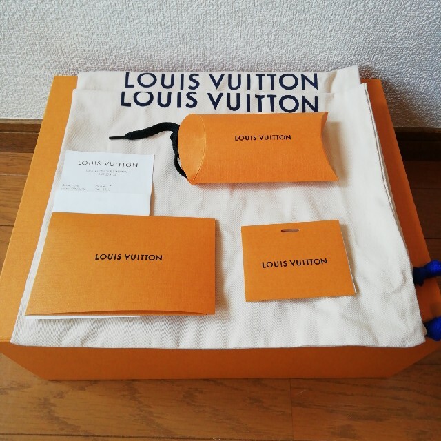LOUIS VUITTON(ルイヴィトン)のLOUIS VUITTON　トレイナー ・ライン スニーカー メンズの靴/シューズ(スニーカー)の商品写真