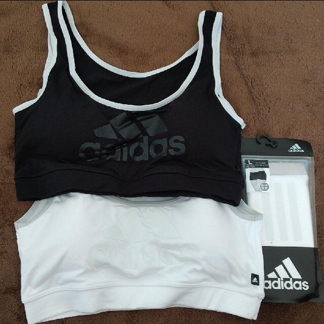 ☆adidas アディダス☆ スポーツブラ　カーキ