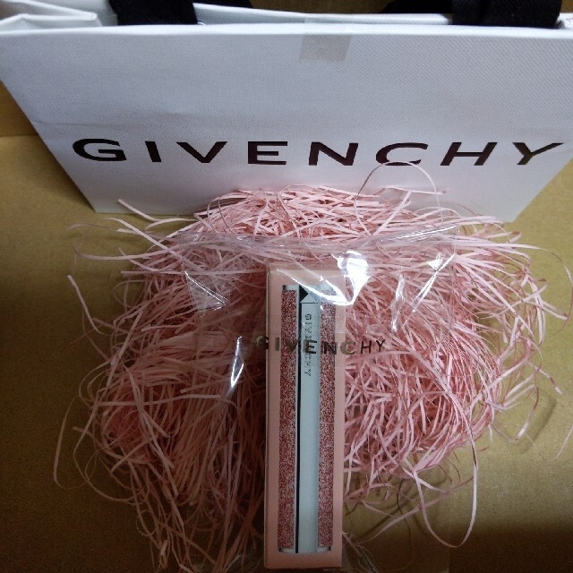 GIVENCHY(ジバンシィ)のジバンシィ ローズパーフェクト リップバーム 517 コスメ/美容のコスメ/美容 その他(その他)の商品写真