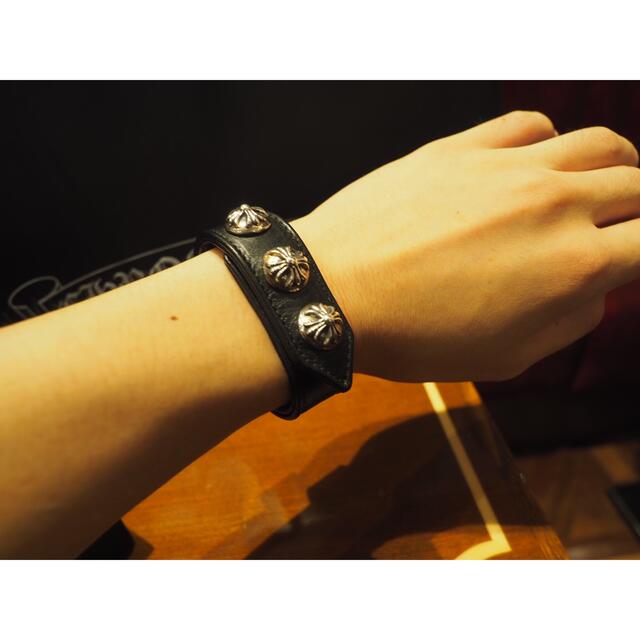 Chrome Hearts(クロムハーツ)のChrome Heartsクロムハーツ レザーブレスレット メンズのアクセサリー(ブレスレット)の商品写真