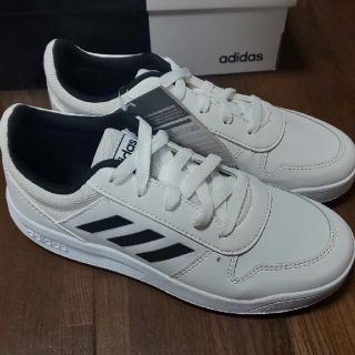 アディダス(adidas)の新品 adidasスニーカー 21.5cm(スニーカー)