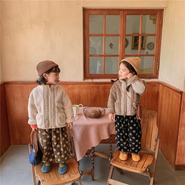 韓国子供服　モコモコアウター　ホワイト キッズ/ベビー/マタニティのキッズ服女の子用(90cm~)(ジャケット/上着)の商品写真