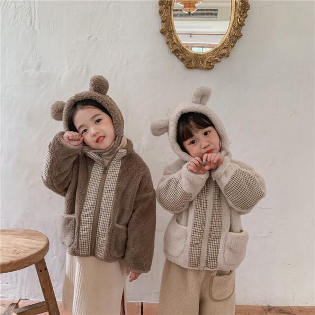 韓国子供服　モコモコアウター　ホワイト キッズ/ベビー/マタニティのキッズ服女の子用(90cm~)(ジャケット/上着)の商品写真