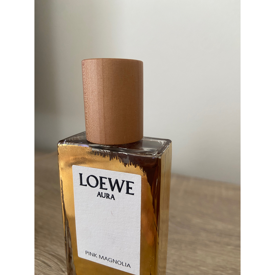 LOEWE(ロエベ)のLOEWE オーラ ピンクマグノリア オードパルファム 50ml コスメ/美容の香水(香水(女性用))の商品写真