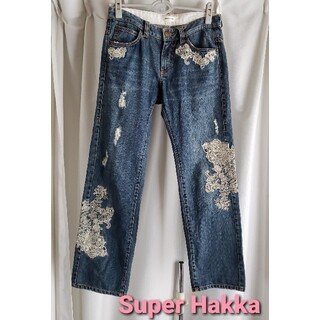 スーパーハッカ(SUPER HAKKA)の未使用品レベル　SUPER HAKKA  レースモチーフが綺麗なデニムパンツ(デニム/ジーンズ)
