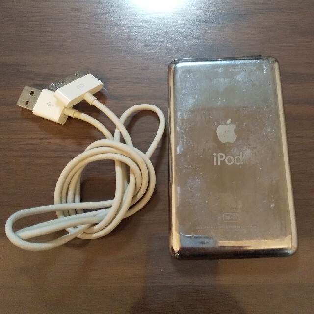 iPod(アイポッド)のiPod 160GB A1238 シルバー(ジャンク品扱い) スマホ/家電/カメラのオーディオ機器(ポータブルプレーヤー)の商品写真