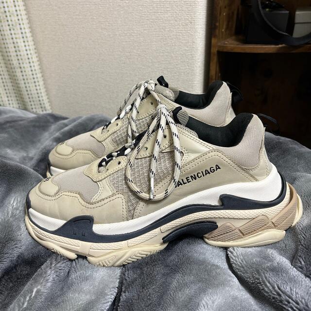 靴/シューズbalenciaga triple s トリプルエス 41 バニラ