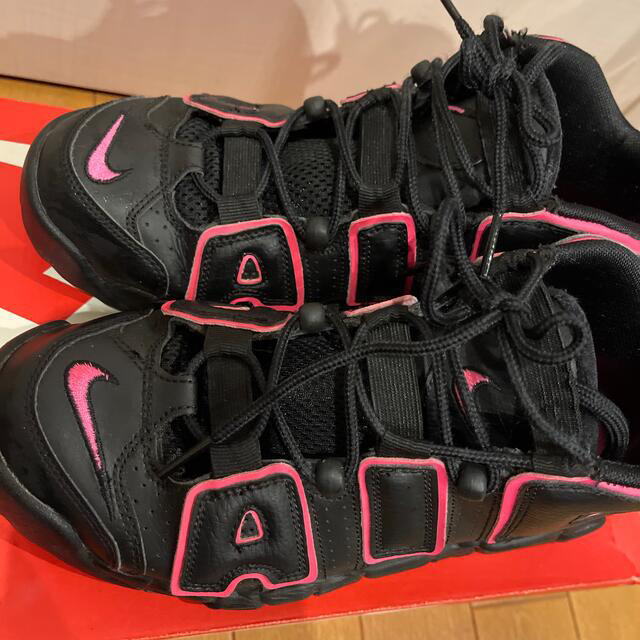 NIKE(ナイキ)のmoreuptempo 海外限定 ピンク モアテン メンズの靴/シューズ(スニーカー)の商品写真