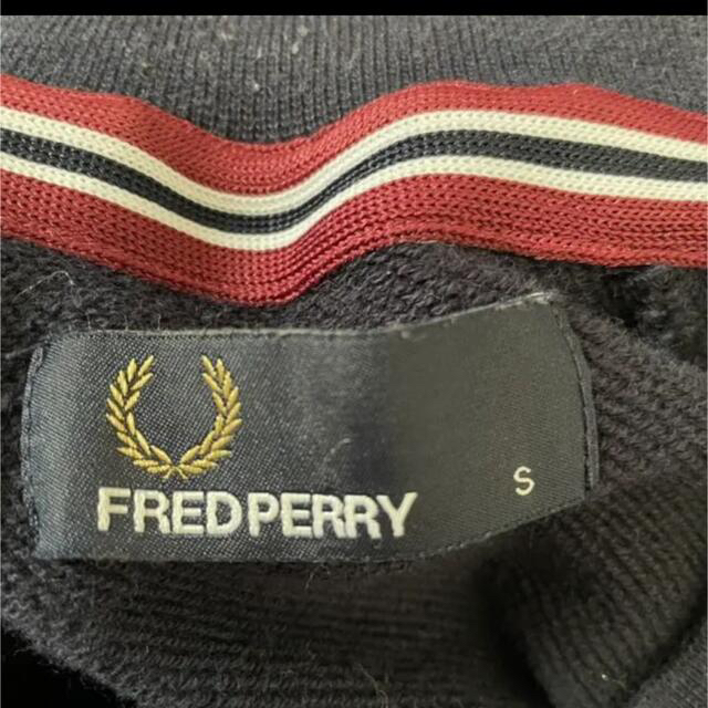 FRED PERRY(フレッドペリー)のFred perry スウェット　ネイビー メンズのトップス(スウェット)の商品写真