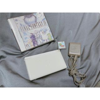 ニンテンドウ(任天堂)のNintendo DS  LITE クリスタルホワイト、充電器、ソフト2点セット(携帯用ゲーム機本体)