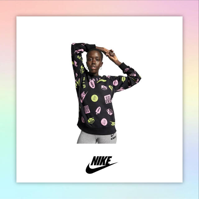 NIKE(ナイキ)のNIKE AIR MAX LOGO CREW SWEATSHIRT レディースのトップス(トレーナー/スウェット)の商品写真