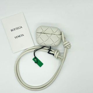 ボッテガヴェネタ(Bottega Veneta)の新品未使用　ボッテガヴェネタ ホワイト Airpods Pro ケース(モバイルケース/カバー)