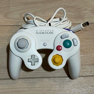 ゲームキューブ コントローラー 後期型 ホワイト 箱説付き ゲームキューブ コントローラー 後期型 ホワイト 箱説付き