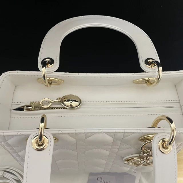 超特価通販 Dior - LADY DIOR ミディアム バッグの通販 by シゲノリ 's shop｜ディオールならラクマ 正規店安い