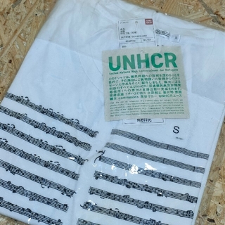 ユニクロ(UNIQLO)のレア！2009年★小田和正 ユニクロ限定 UNHCR 直筆楽譜Tシャツ S★(ミュージシャン)