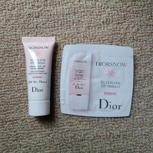 Dior(ディオール)のDior スノーUVシールド トーンアップ50+ コスメ/美容のボディケア(日焼け止め/サンオイル)の商品写真