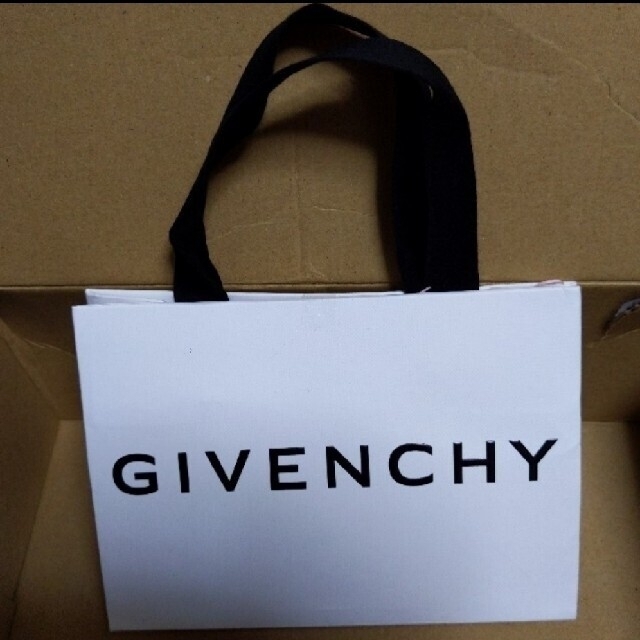 GIVENCHY(ジバンシィ)のジバンシィ ローズパーフェクト リップバーム 520 コスメ/美容のベースメイク/化粧品(口紅)の商品写真