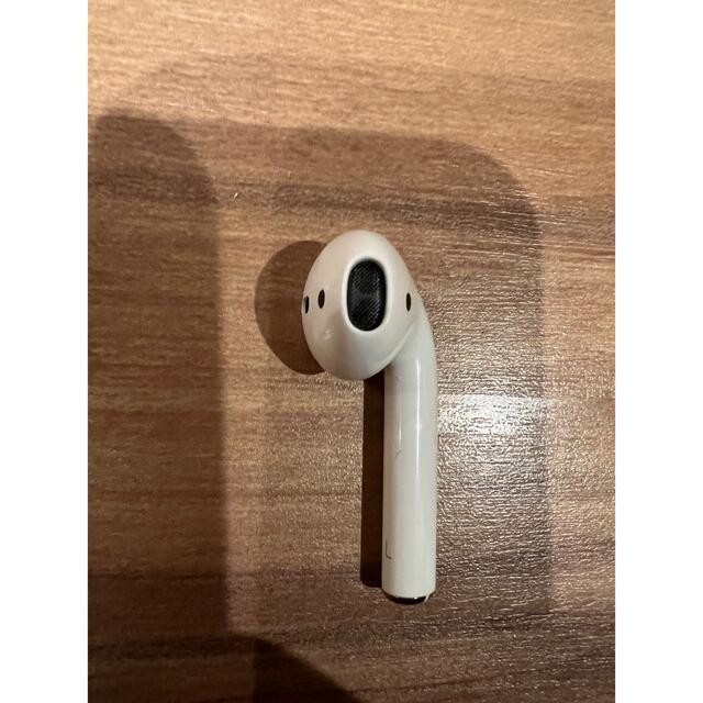 Apple AirPods 第二世代　接続不良　左耳のみ スマホ/家電/カメラのオーディオ機器(ヘッドフォン/イヤフォン)の商品写真