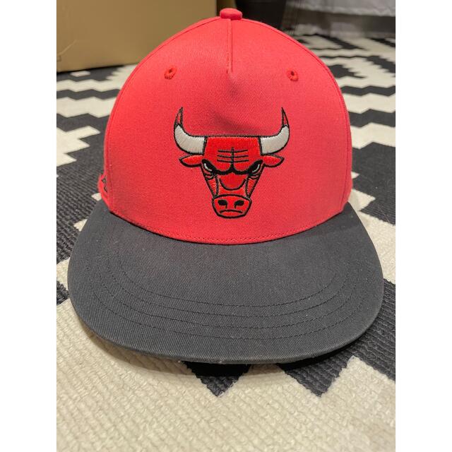 adidas(アディダス)のadidas アディダス　CHICAGO Bulls キャップ　スナップバック メンズの帽子(キャップ)の商品写真