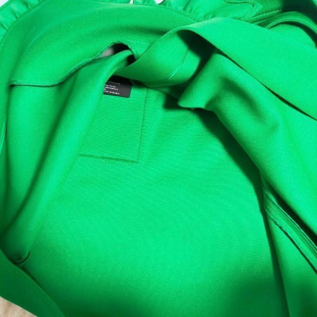 【プラダ】 巻きスカート ラップスカート ボンディング フリル グリーン ロゴ