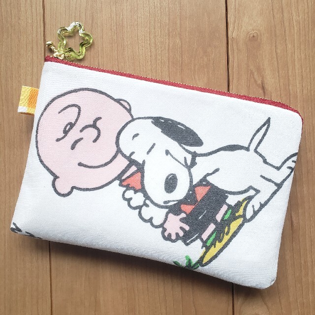 SNOOPY(スヌーピー)のハンドメイド スヌーピー マルチポーチ 通帳ケース 母子手帳ケース ヴィンテージ ハンドメイドのファッション小物(ポーチ)の商品写真