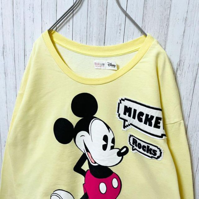 Disney(ディズニー)のディズニー　トレーナー　スウェット ミッキー　イエロー　ビッグプリント　L メンズのトップス(Tシャツ/カットソー(七分/長袖))の商品写真