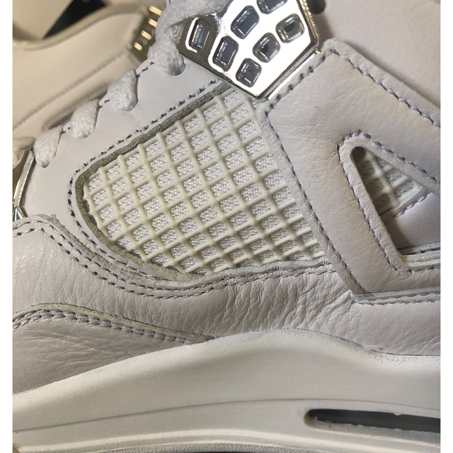 NIKE(ナイキ)のNIKE AIR JORDAN 4 RETRO PURE MONEY 2017 メンズの靴/シューズ(スニーカー)の商品写真