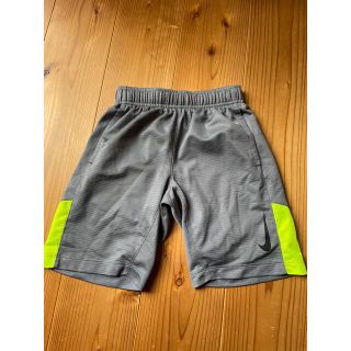 ナイキ(NIKE)のNIKE ナイキ　ハーフパンツ　グレー　XS 120〜130ぐらい(パンツ/スパッツ)