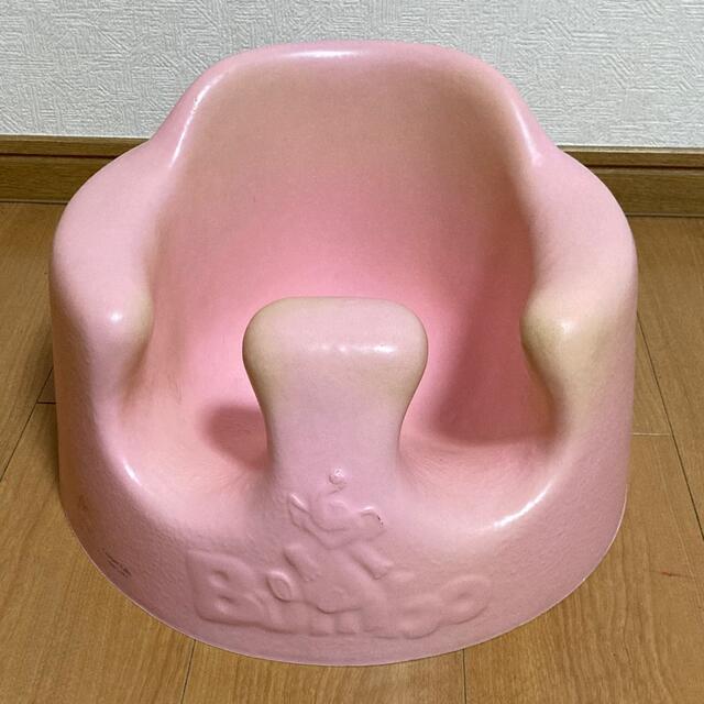 Bumbo(バンボ)のピンクのバンボ☆テーブル付き キッズ/ベビー/マタニティの寝具/家具(その他)の商品写真